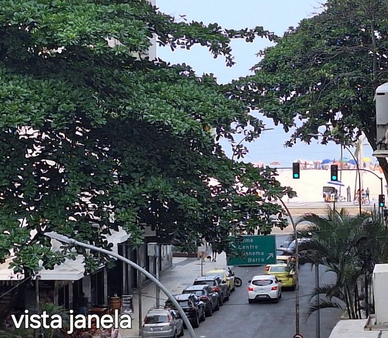 Apto amplio! Excelente localizaçao Copacabana