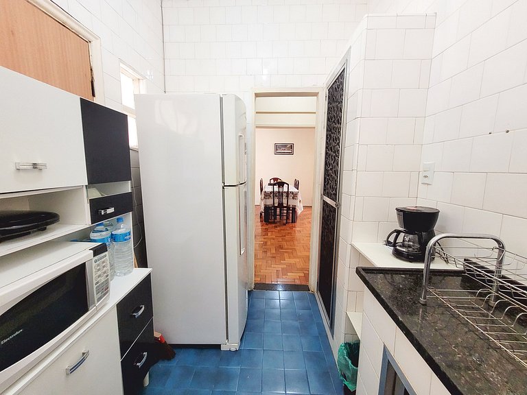 Espaçoso Apartamento no Leme!