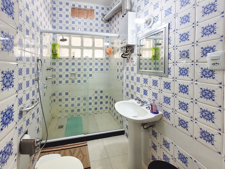 Espaçoso Apartamento no Leme!