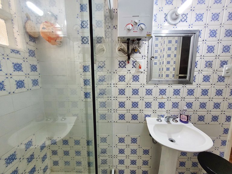 Espaçoso Apartamento no Leme!